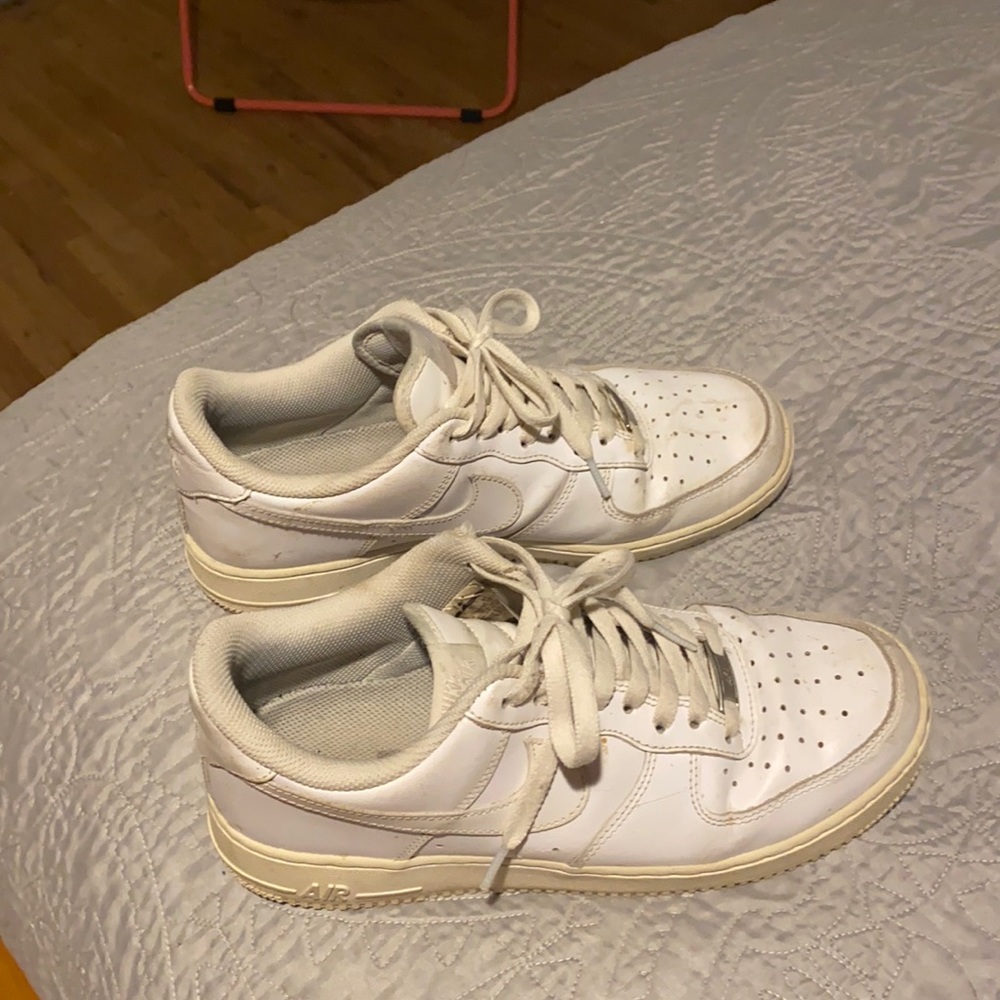 Men’s white Nike Air